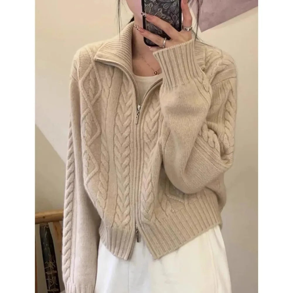 CLARA™ Everyday Zip